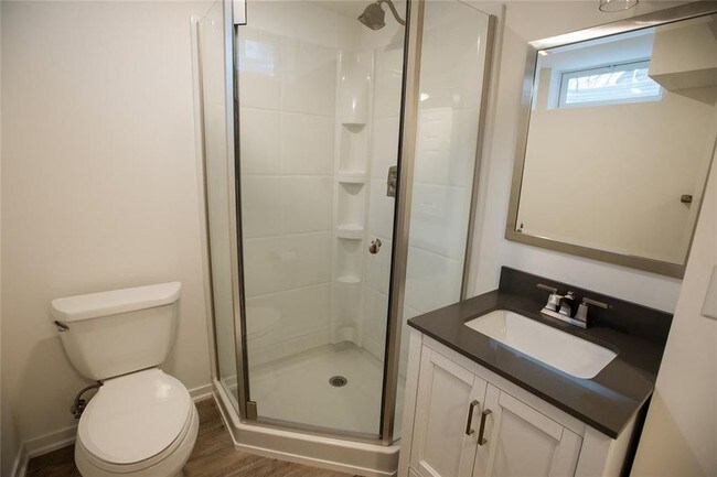 Foto del edificio - 330 N Gilbert St