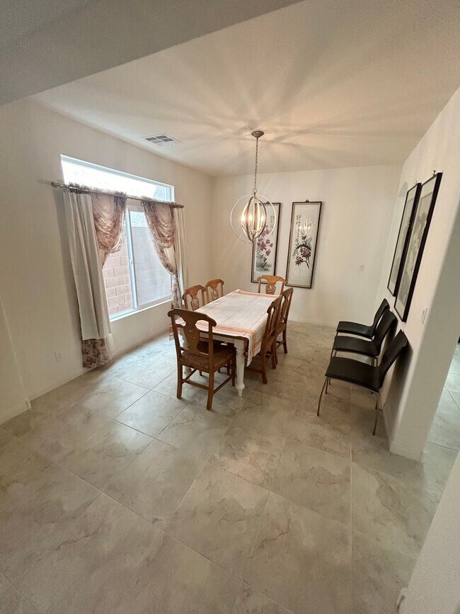 Building Photo - **Beautiful 3 Bedroom 3 1/2 Bath Home in d...