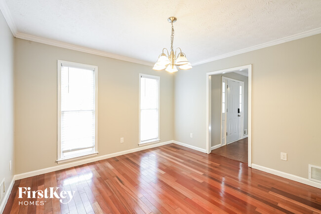 Foto del edificio - 1920 Thornhill Ct