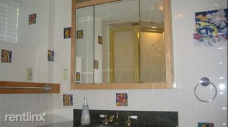 Foto del edificio - 4 br, 3 bath Duplex - 68 Manet Rd # 101 1