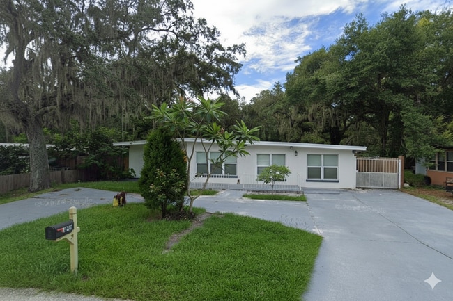 Building Photo - Beautiful Spacious Stylish near Busch Gardens at Crenshaw