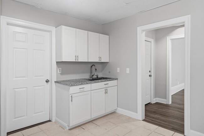 Building Photo - 293 Clemente St