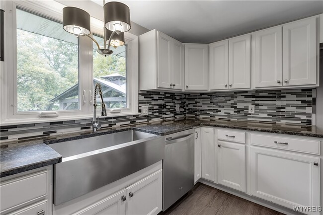 Building Photo - 1040 Klein Rd