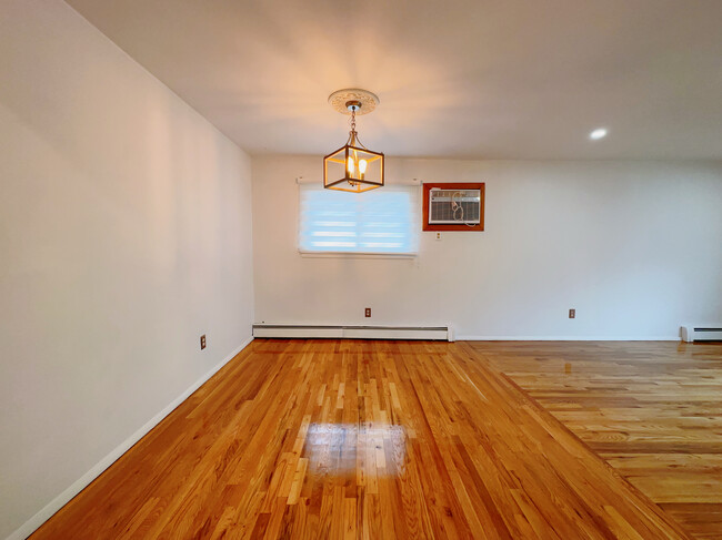 Building Photo - 2299 7th St
