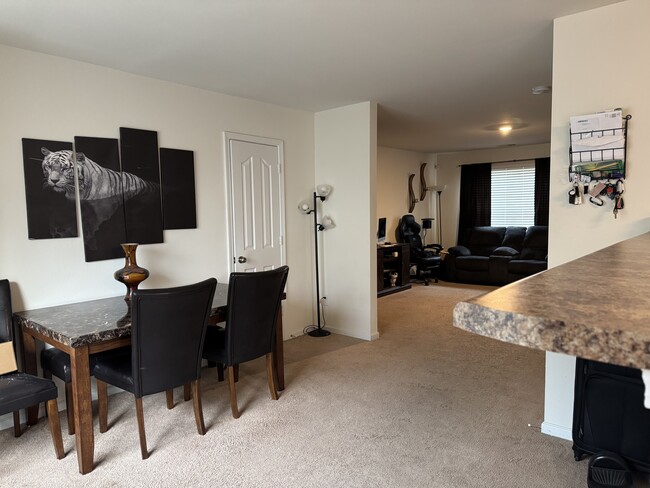 Foto del edificio - 3955 Damask Dr