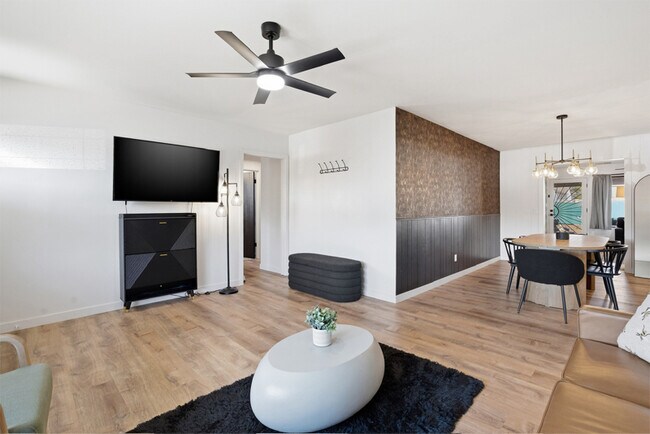 Foto del edificio - 8642 Macawa Ave