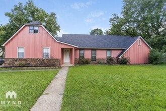 Building Photo - 6827 Starkenburg Ln