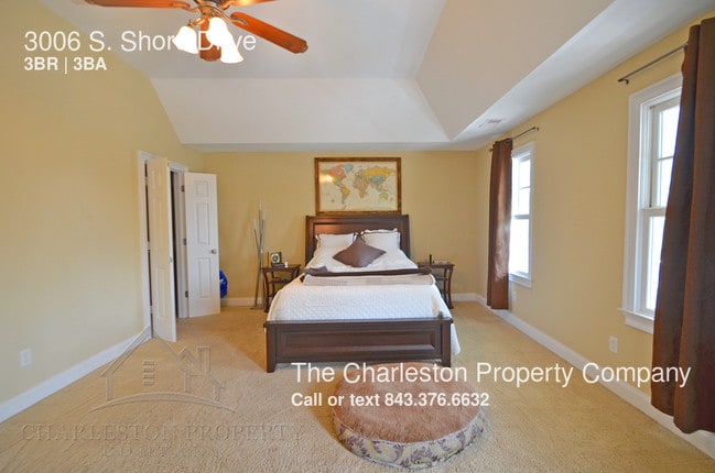 Building Photo - 3006 S Shore Dr