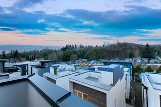 Building Photo - 4721 D 32nd Ave S