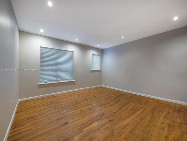 Foto del edificio - 1018 Meridian Ave