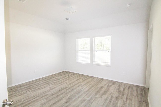 Building Photo - 1009 Rice Dr