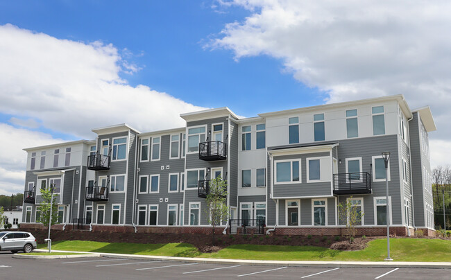 Building Photo - The Willows at Valley Run