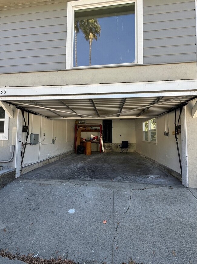 Building Photo - 1435 El Paso Dr