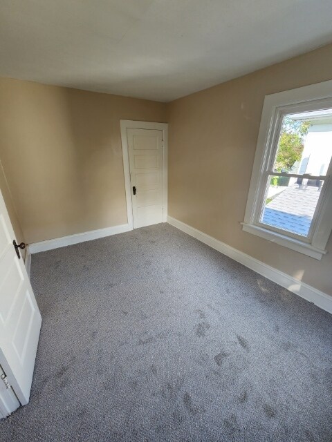 Building Photo - 309 Swan St
