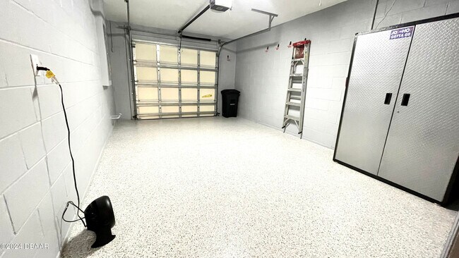 Building Photo - 1663 Areca Palm Dr