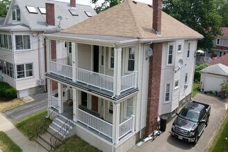 Building Photo - 111 E Elm Ave