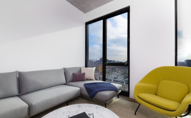 Foto del edificio - 1627 W Division St