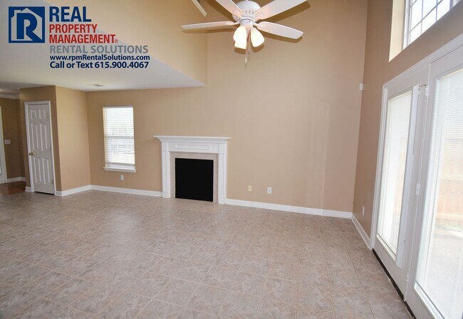 Building Photo - Adorable End Unit 3 bd Townhome with LOFT!...