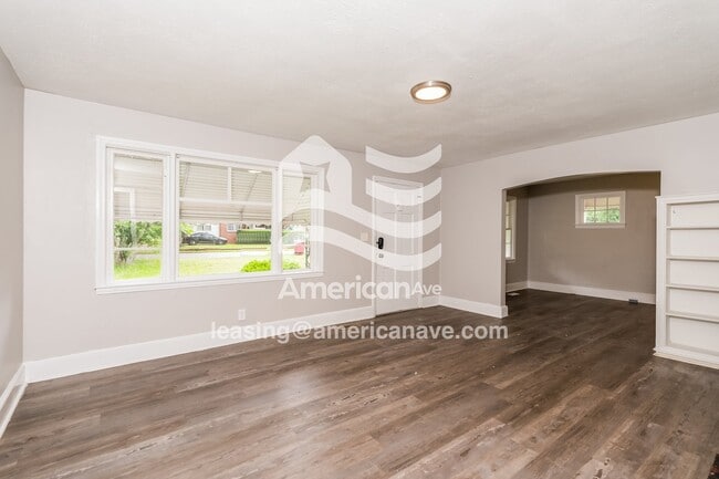 Foto del edificio - 192 Parkwood Ave