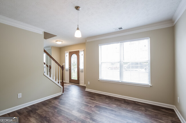 Building Photo - 2295 Burdett Ridge Dr