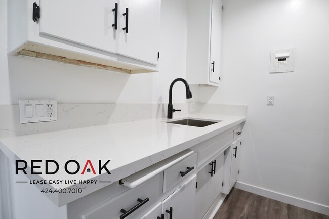 Building Photo - 259 N Euclid Ave