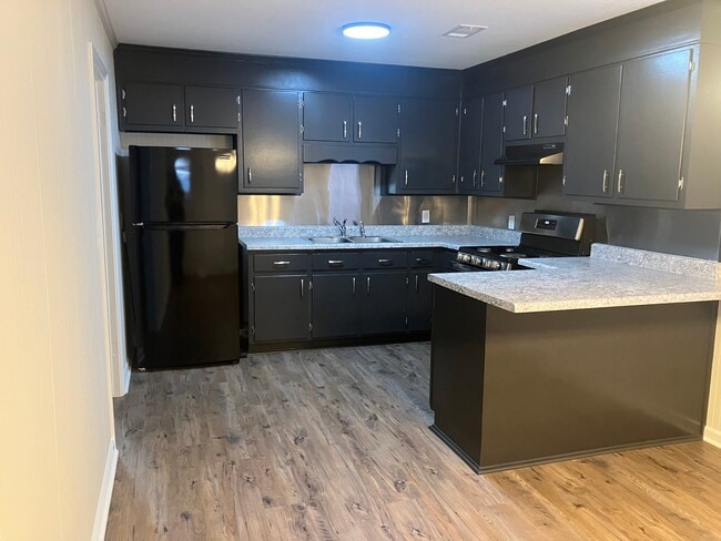 Building Photo - 3425 Pne Crst Rd