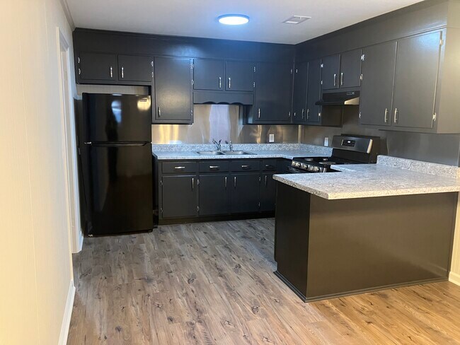 Foto del edificio - 3425 Pne Crst Rd