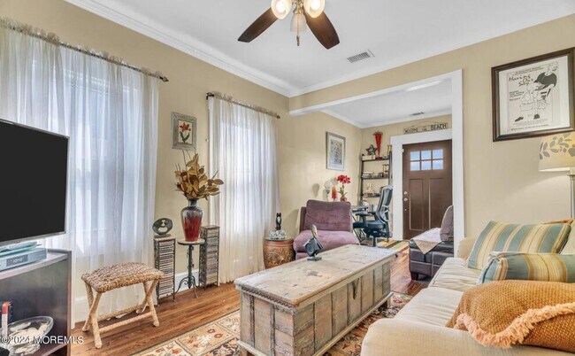 Foto del edificio - 1102 Fifth Ave