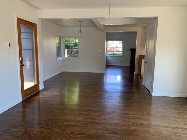 Dining Area - 1251 SE 47th Ave