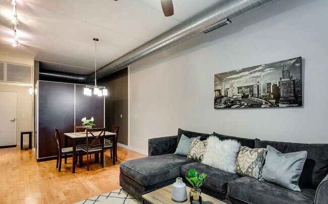 Foto del edificio - 660 W Wayman St