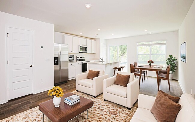 Building Photo - 112 Striker Rd