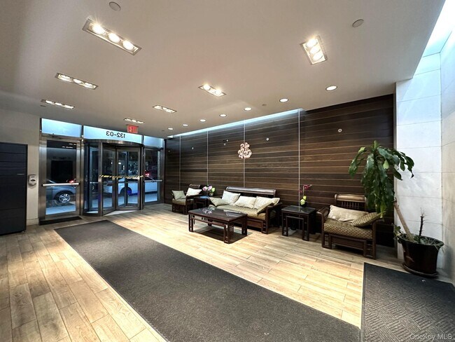 Foto del edificio - 132-03 Sanford Ave