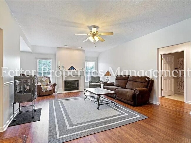 Building Photo - Stunning Home in Keystone Coming Soon!