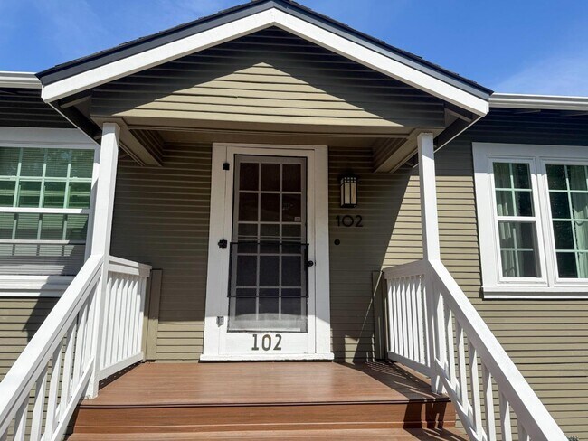 Foto del edificio - 102 Poplar Ave