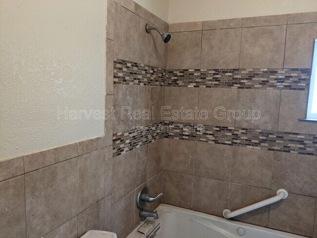 Foto del edificio - 9112 D St