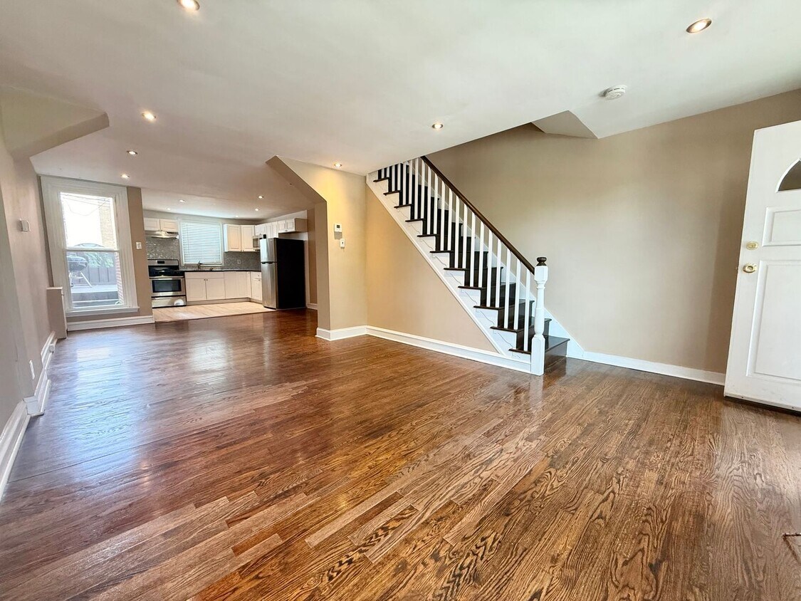 Primary Photo - Manyaunk 3 Bedroom