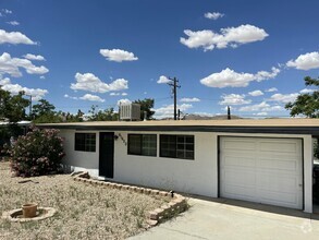 Building Photo - 61650 El Reposo St