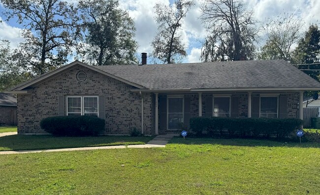 Foto del edificio - 654 Mayflower Dr