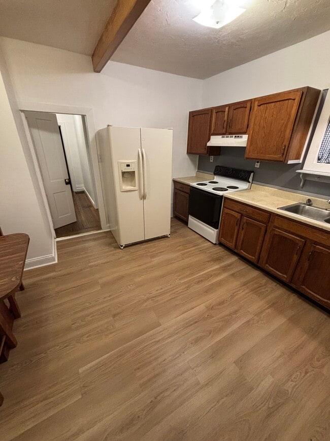 Building Photo - 340 N Franklin St