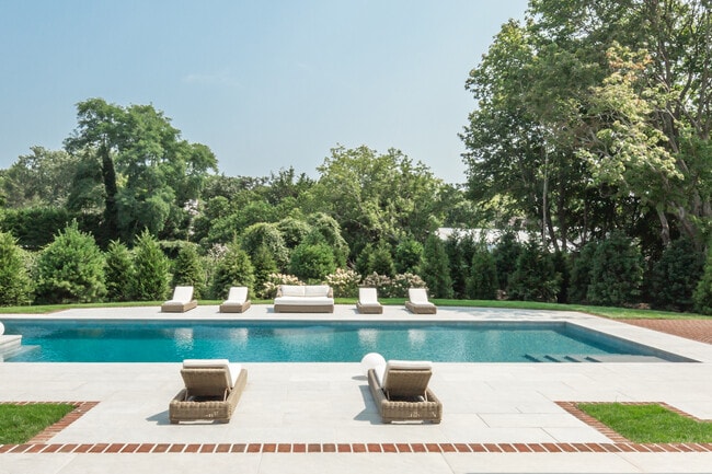 Foto del edificio - 126 Somerset Ave