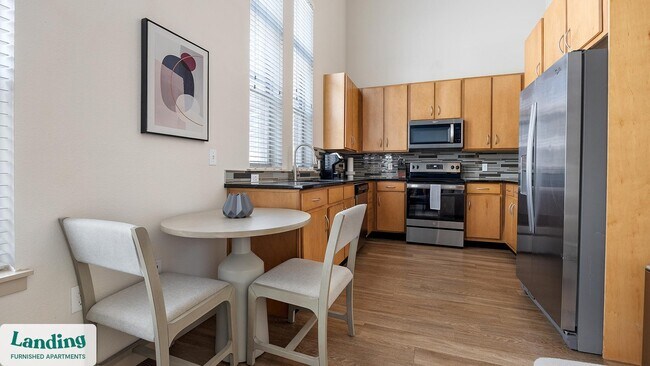 Foto del edificio - 1550 N Raleigh St