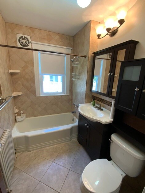 Building Photo - 27 Grove St