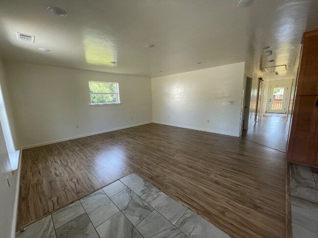 Foto del edificio - 4660 Fieldbrook Rd