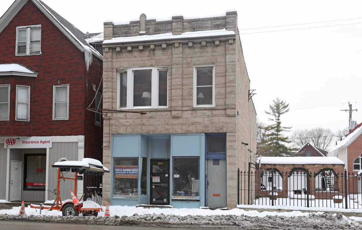 Primary Photo - 2911 W Belmont Ave