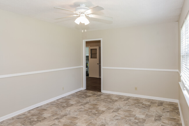 Foto del edificio - 5041 Kyle Ln NW