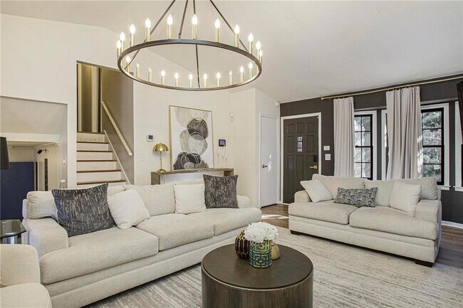 Foto del edificio - 3145 Dover Ct NW