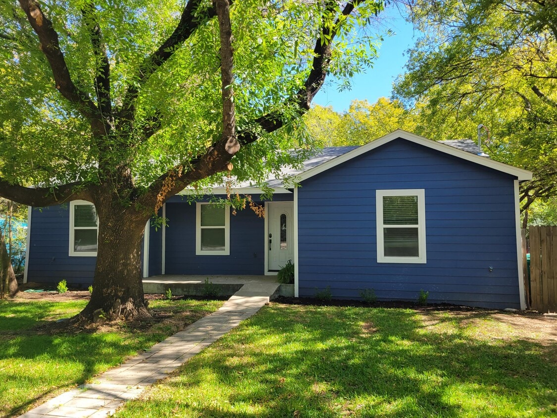 Photo - 1313 Bridges St (Denton, TX)
