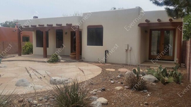 Foto del edificio - 9124 N Jessy Ln