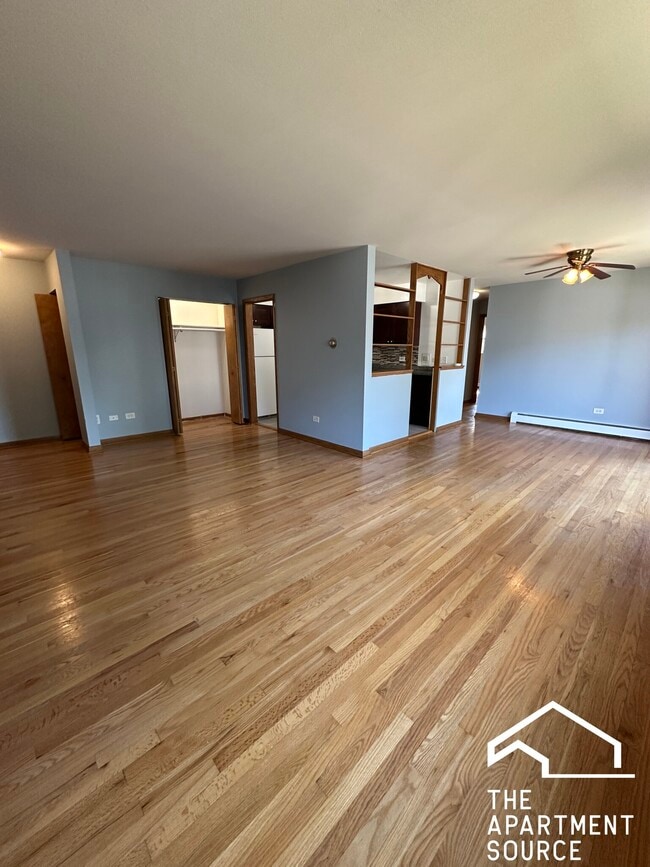 Building Photo - 1026 S River Rd