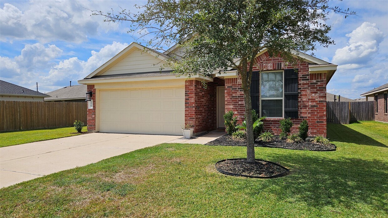 Foto principal - 23707 Water Hickory Dr